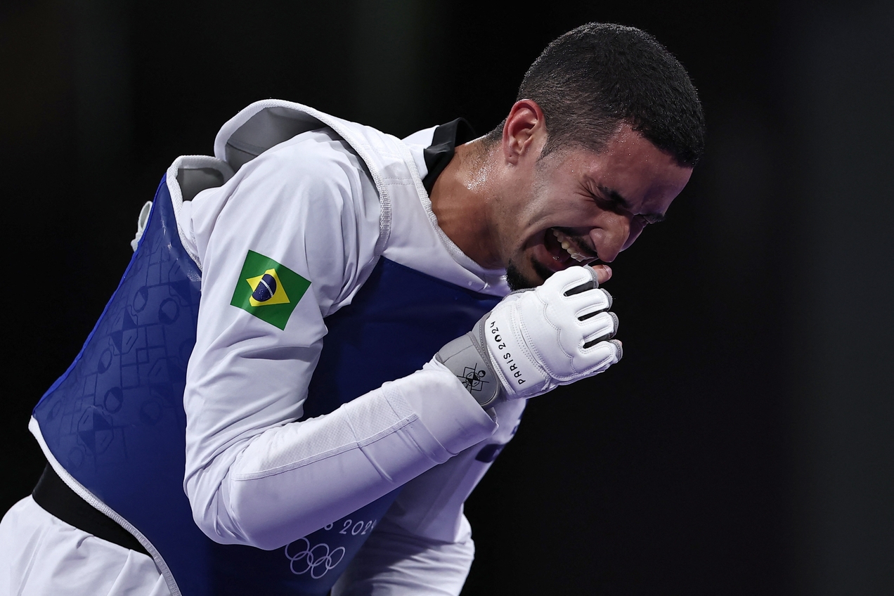 Edival Pontes celebra medalha