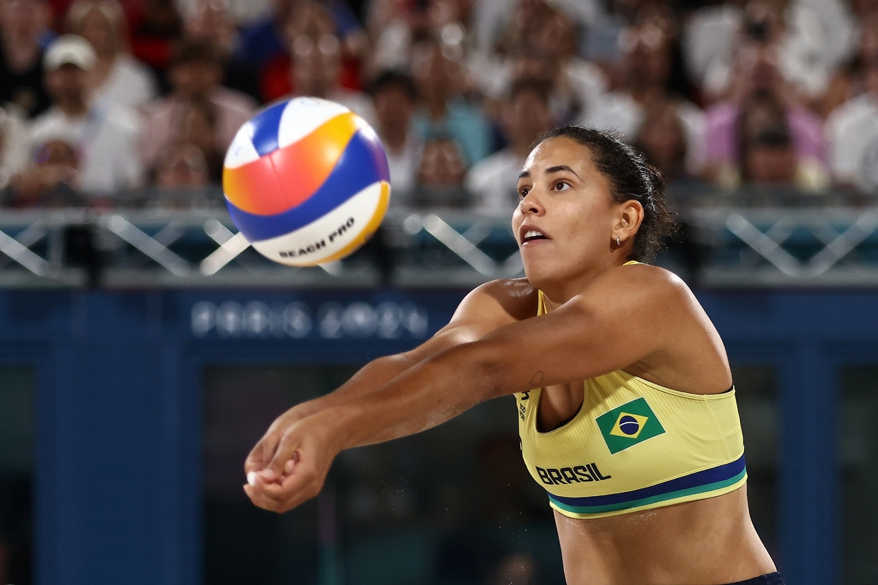 Ana Patrícia e Duda disputam final do vôlei de praia dos Jogos de Paris