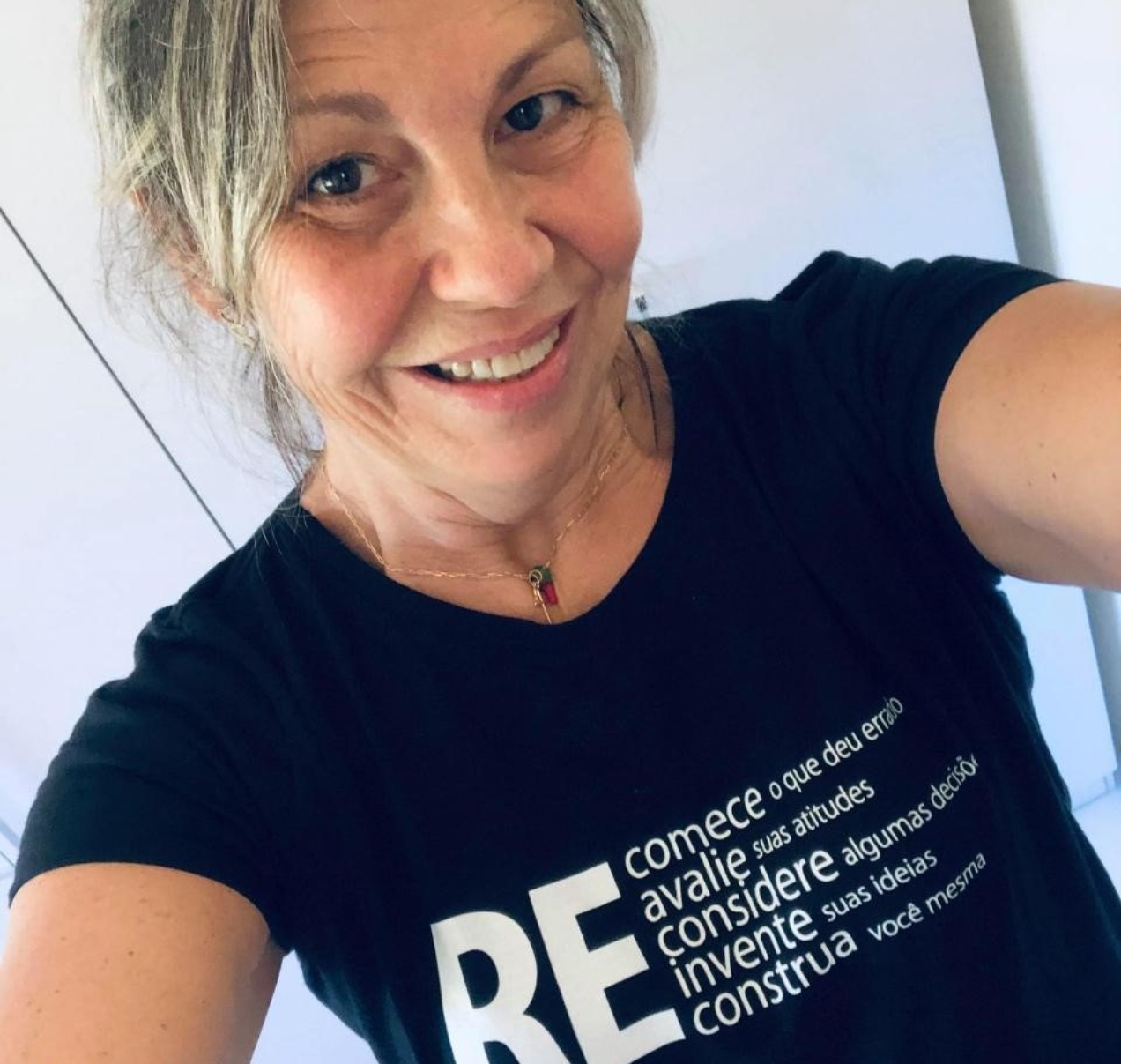 Aos 62 anos, ela celebra a vida