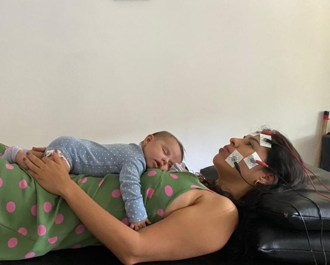 Daniela fez quest&atilde;o de ter a filha por perto durante sua recupera&ccedil;&atilde;o.