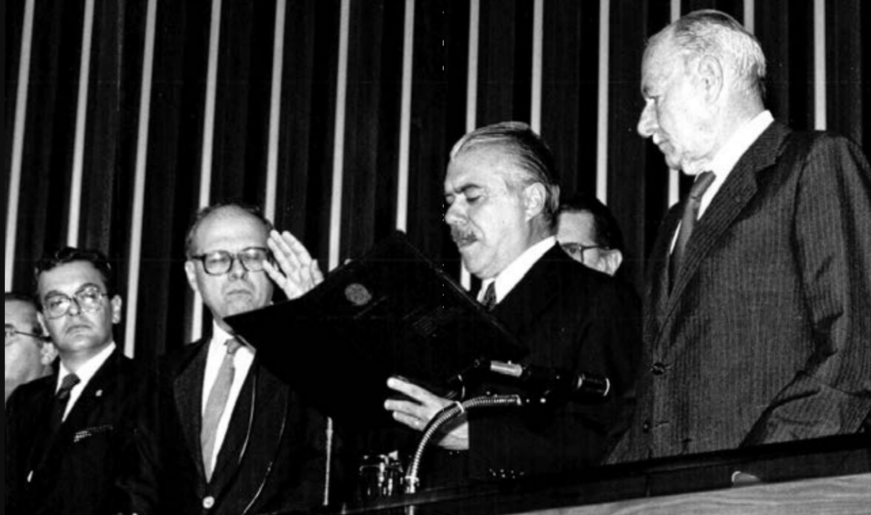 Juramento de Posse do Presidente José Sarney, em 15 de Março de 1985