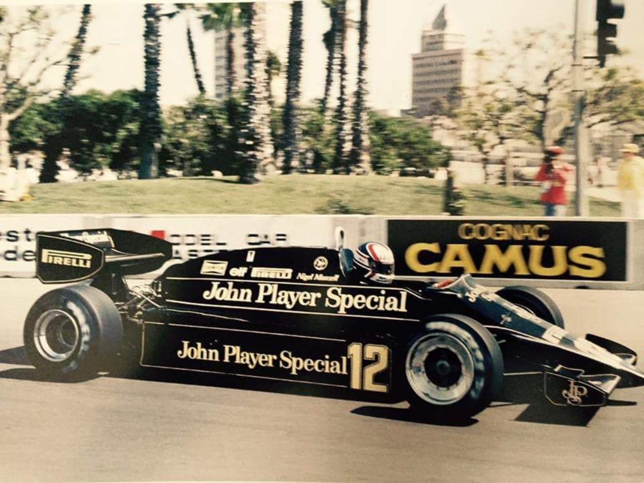 Nigel Mansell em Long Beach com o Lotus 92 ativo