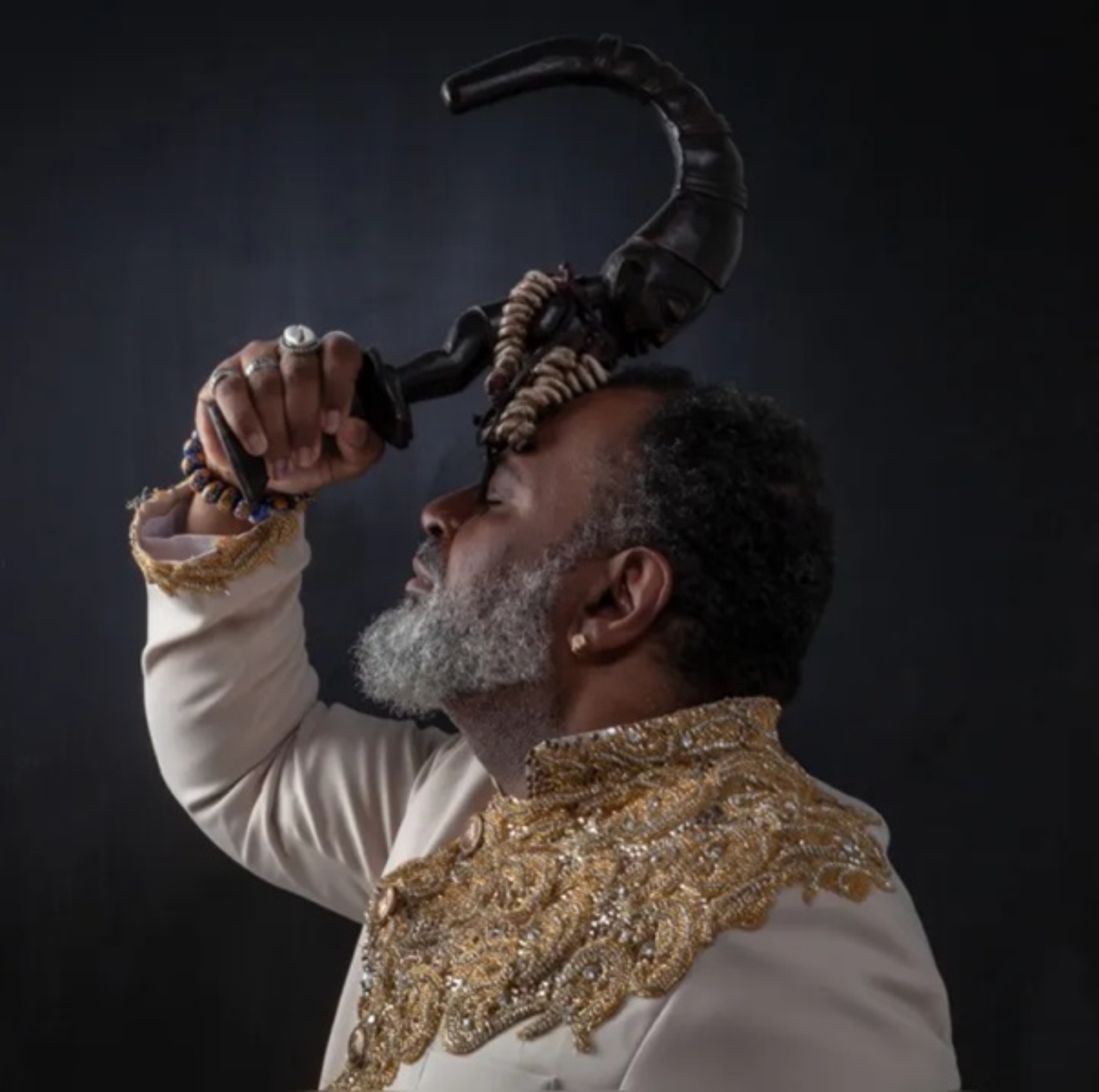 Babalorix&aacute; e professor, Sidnei Nogueira