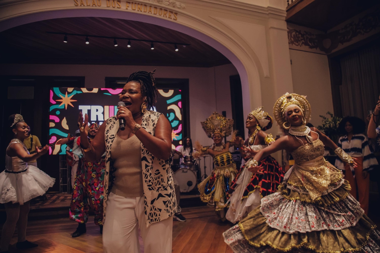 Margareth apresentou o clássico 'Faraó' no evento de lançamento do Trio da Cultura