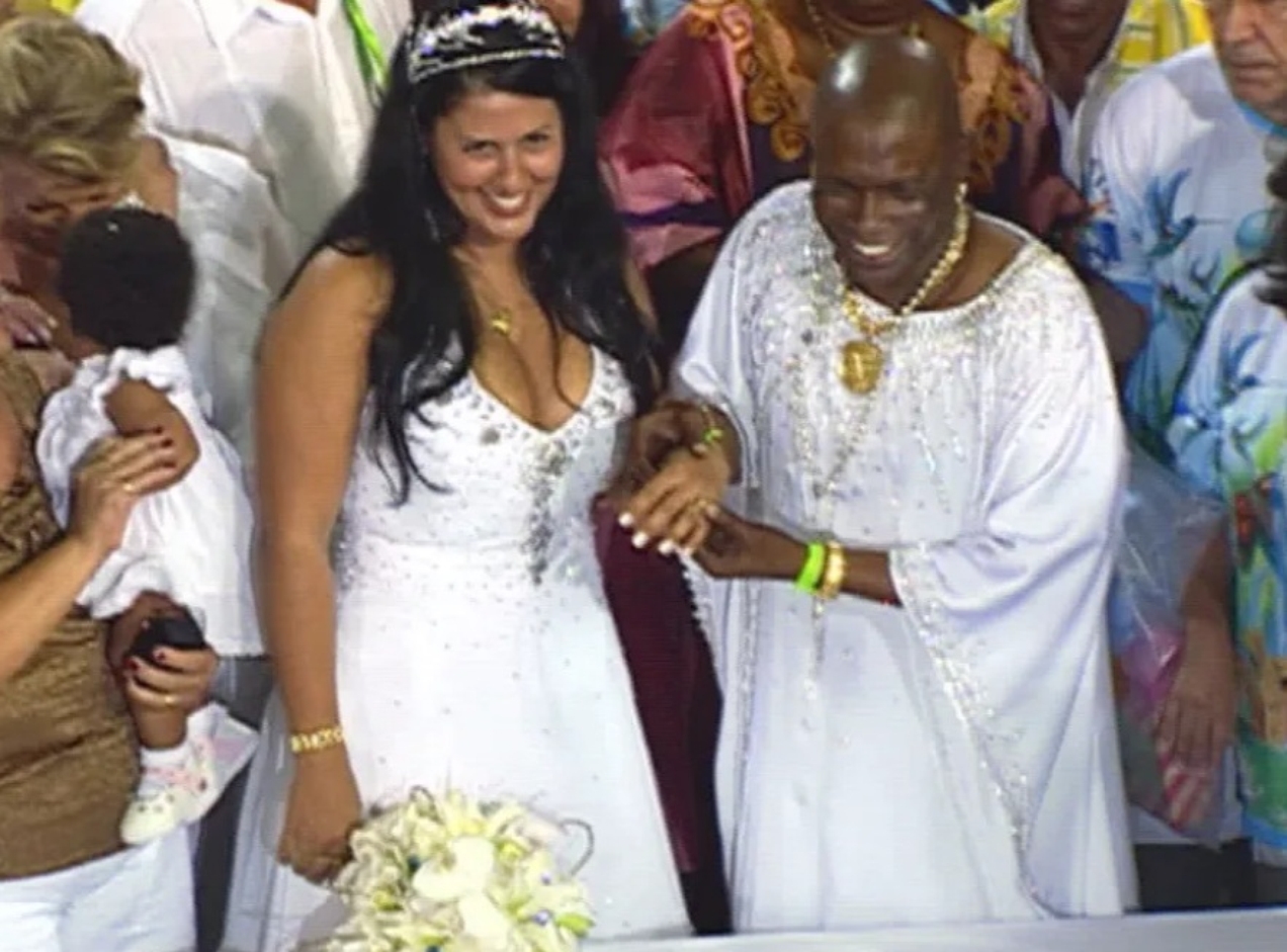 Neguinho da Beija-Flor casou-se na Sapucaí em fevereiro de 2009