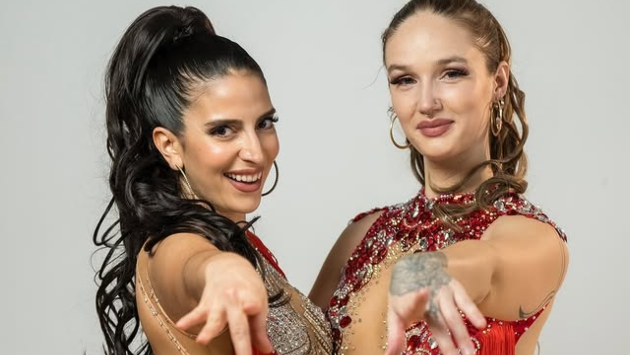 As canadenses Selina e Raphäelle aprenderam português por conta do samba