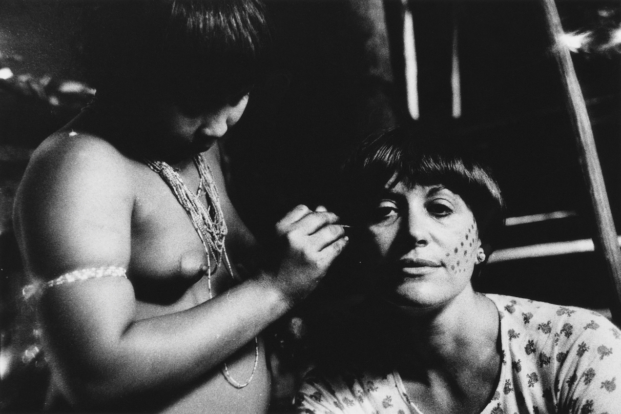 Claudia en la aldea Catrimani de Roraima (1974)