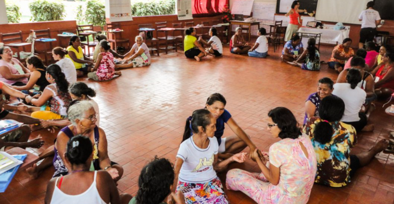 Parteiras realizam encontros promovidos pelo Instituto Mamirauá