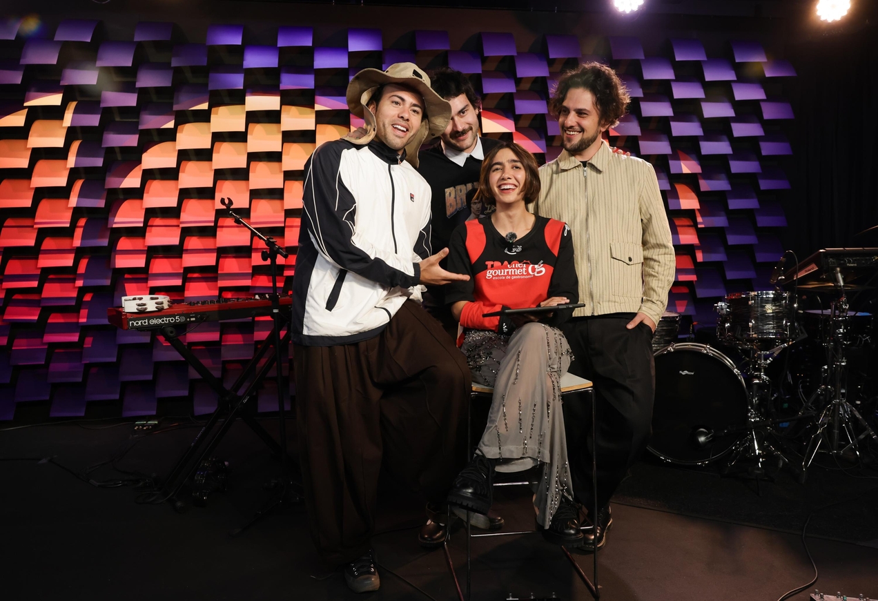 Al&eacute;m do show, os artistas participam de outras din&acirc;micas exclusivas. 