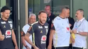 Neymar volta a treinar no gramado e mostra bom humor