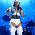 Ludmilla passa por cirurgia após problema com silicone