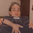 Nanda Costa faz leilão de calça inusitada em prol de vítimas do RS