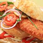 Lanche com filé de tubarão é especialidade na ilha Trinidad