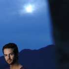 Ator concilia carreira de médico com papel em 'Malhação'