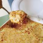 Carla Pernambuco ensina receita de Lasanha da Mamma em livro