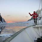 Com dólar ou euro, conheça a terra do Papai-Noel