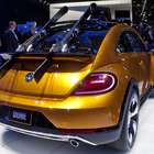 Fusca "offroad" e Volvo: veja carros estranhos de Detroit