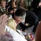 Após descobrir câncer incurável, mulher se casa em hospital