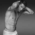 Bem-dotado? Foto de CR7 teria passado por Photoshop