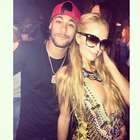 Neymar faz pose com Paris Hilton e carrasco do 7 a 1