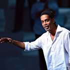 Ronaldinho aguarda visto de trabalho para ser apresentado