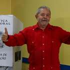 Lula não crê em golpe, mas compara Aécio a Carlos Lacerda