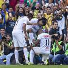 Ronaldinho marca de falta e põe Querétaro na semifinal