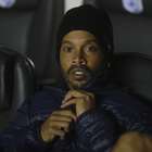 Sacado no 1º tempo, Ronaldinho deixa estádio no meio de jogo