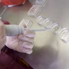 Especialista sugere que homens congelem esperma aos 18 anos