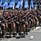 Multitudinario recibimiento a Macri rumbo a la Casa Rosada