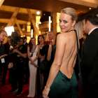 Decotada, Rachel McAdam brilha no tapete vermelho do Oscar
