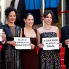 Artistas brasileiros em Cannes protestam contra impeachment