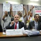 Cristovam Buarque é hostilizado no Senado e encerra sessão