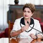 Dilma critica imprensa nacional e alfineta Janaina Paschoal