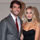 Kaká vai a casamento de Lucas acompanhado de modelo