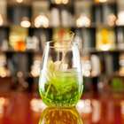 Tim-tim! Aprenda a preparar drinques com espumante