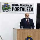 R. Cláudio promete acabar com filas em creches em Fortaleza