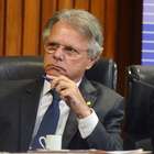Pai e filho, deputados passaram R$ 881 mil a posto familiar