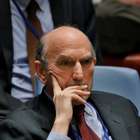 EUA anuncia sanções a bancos que apoiam Maduro