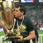 Carille admite que arriscou pouco e promete mudança