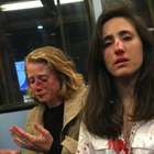 Namoradas são agredidas em ônibus de Londres por se ...