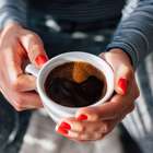 Por que sinto vontade de fazer cocô depois de tomar café?