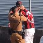 Torcedor do Athletico-PR tem mão mutilada após soltar rojão