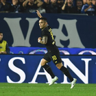 Inter vence time de Balotelli e assume liderança ...