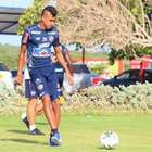 Corinthians busca volante colombiano e ainda tenta Michael