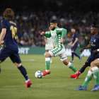 Real Madrid perde para o Betis e vê Barcelona assumir ...