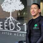 Faixa-preta de Jiu-Jitsu trabalha com delivery na ...