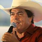 Internado com coronavírus, cantor Parrerito é entubado