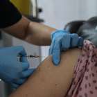 Vacina contra covid-19: Reino Unido é 1º país a aprovar ...