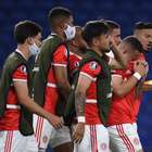 Inter vence o Boca, mas é eliminado na disputa de pênaltis